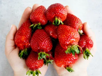 Foods that Naturally Whiten Your Teeth